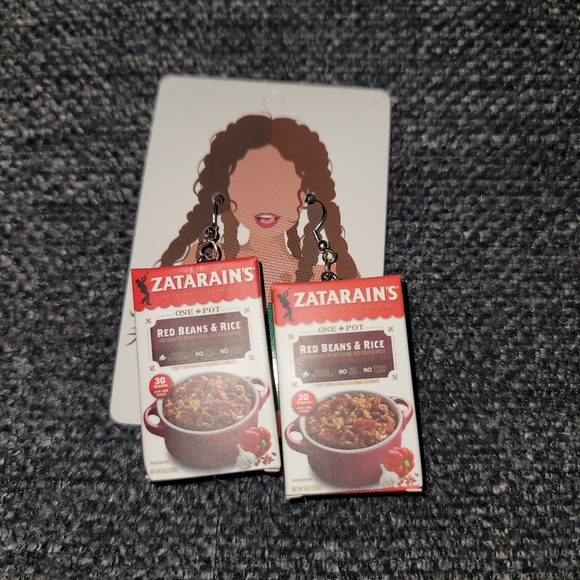 MINI BRAND EARRINGS - Picture 8 of 16